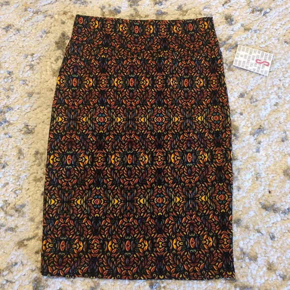 LuLaRoe Dresses & Skirts - Lularoe Small Cassie pencil skirt
